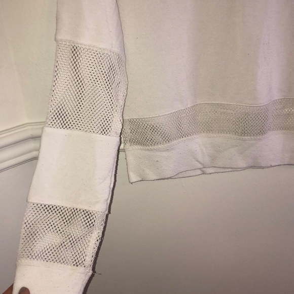 White garage top with mesh/fishnet panels - Picture 3 of 6